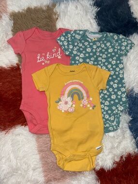 Baby girls Gerber Yellow, Coral & Teal Floral and Rainbow Bodysuit Set